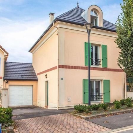 Family Disney House Маньи-ле-Онгр Экстерьер фото