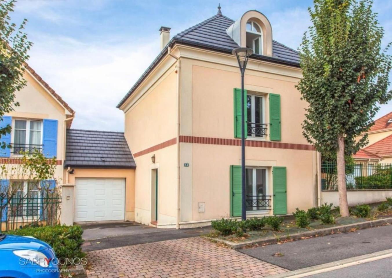 Family Disney House Маньи-ле-Онгр Экстерьер фото